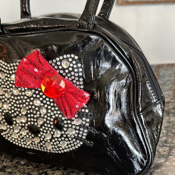Hello Kitty Black Handbag with Red Bow - Picture 3 of 13